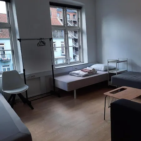 Проживание в семье 1- Bed Private In Оденсе