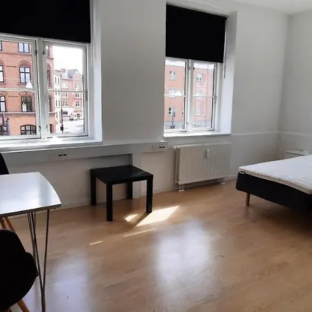 1- Bed Private In Homestay *