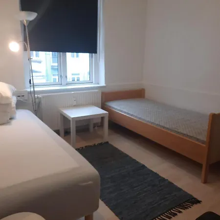 1- Bed Private In Homestay